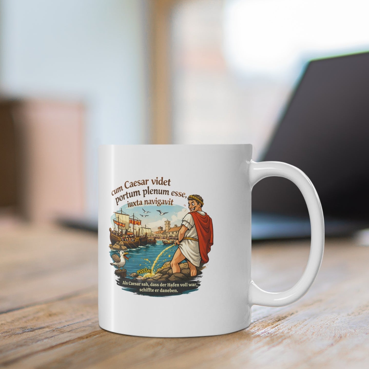Lustige Caesar Tasse mit lateinischem Spruch „cum Caesar videt…“ – minimalistisch, humorvoll, für Intellektuelle